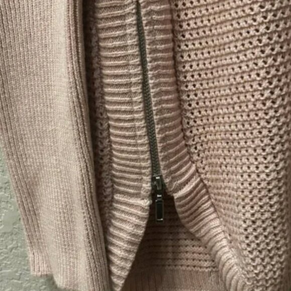 NWOT Dakini Relaxed Fit Crochet Waffle Knit Sweater Tunic With Zip Sides - Picture 5 of 5